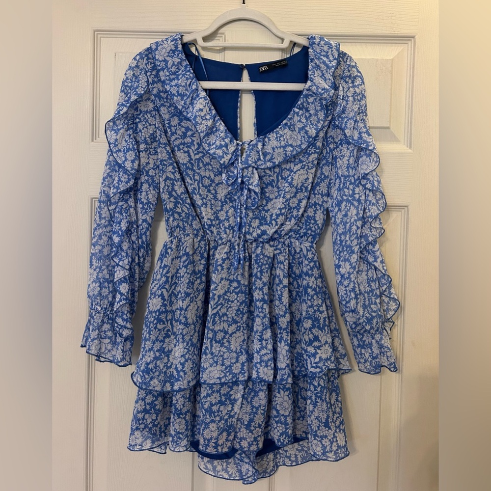 Zara Blue and White Floral Ruffled Romper Size Small